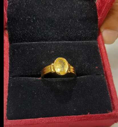 Pukhraj stone ring in gold setting – Shree Ganesh Gems Pune