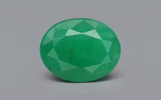 Shiny green Emerald (Panna) gemstone from original gemstone shop in Pune